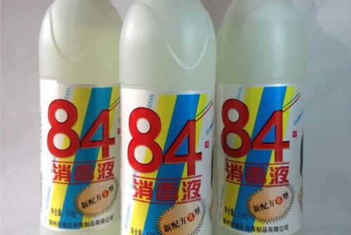 第一步：清水冲洗