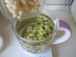 梨和菊花冰糖煮水喝，能清热解毒吗