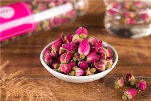 玫瑰花茶泡水，放几颗干玫瑰花蕞好？