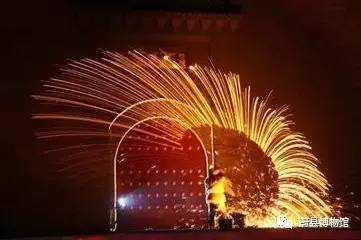 夜空的舞台，是怎么搭建的？