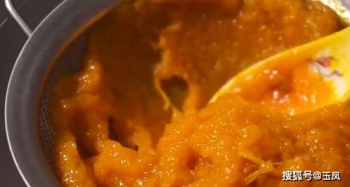 南瓜泥是一种将南瓜蒸熟后捣碎而成的食物
