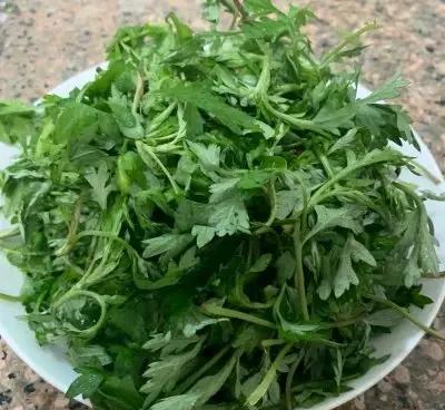 艾草煮水喝，你知道它的神奇功效吗