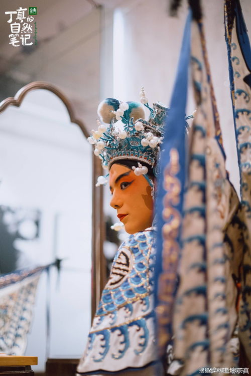 戴着面具的演出