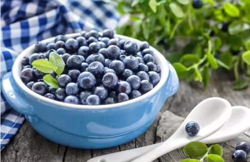 二、 盐水泡一泡，去除农药梗彻底