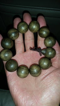 金丝楠木手串价格：材质与金丝质感