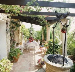 厨房区域与花园的完美融合