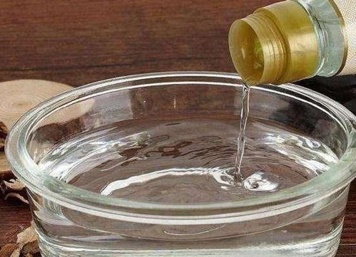 白醋浇花，浓度要掌握好