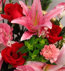 乔迁之喜，花儿传递情意