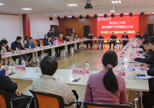 粤海饲料总经理：在卓越建设培训方案中，如何确保团队策略与公司战略目标有效结合？