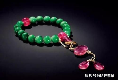 海南黄花梨：名木之香， 色泽黄润