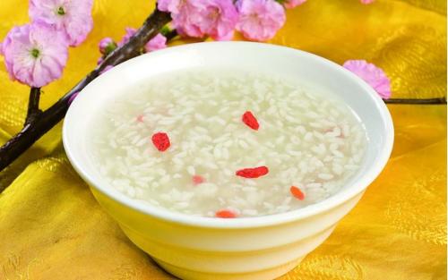 醪糟是什么东西，图片上这种粘稠的米酒长什么样？