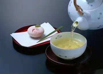“养颜花卉茶，女人必备佳品！”