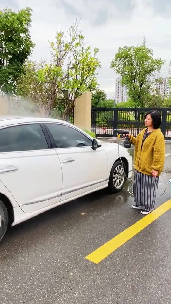 喷洒农药：真的可行吗？