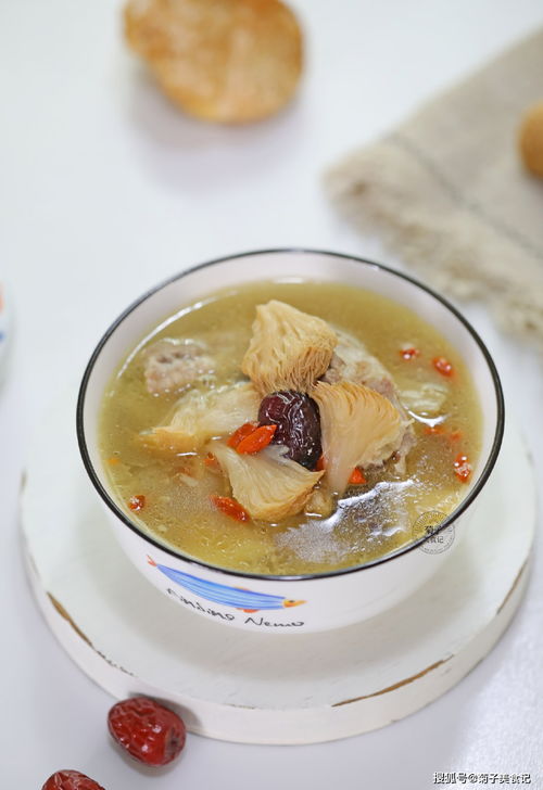 猴头菇炖汤怎么做？这样做汤鲜味美