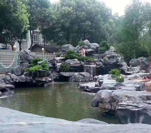 室内假山制作大揭秘：手把手教你如何打造专业山水景观