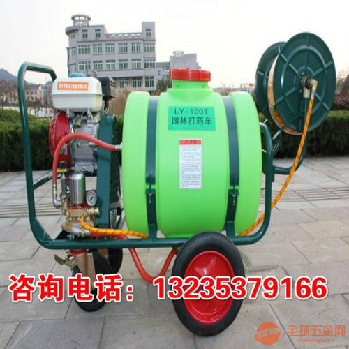农村用电瓶打药机， 快又方便