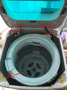 第四步：小心取下洗涤剂盒