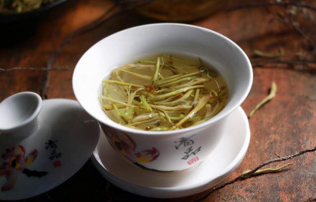 金银花茶，以金银花为原料