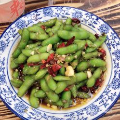 江城早春，绿毛豆抢先上市