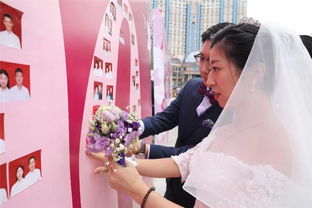 双，结婚证上的花是百合