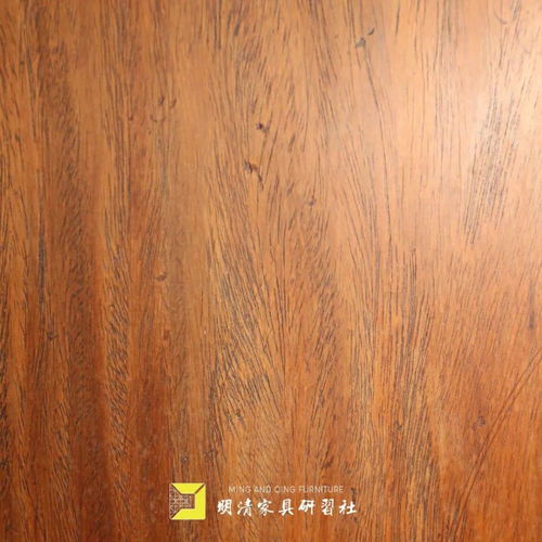 黄花梨：瑰丽的木纹与芬芳的香气