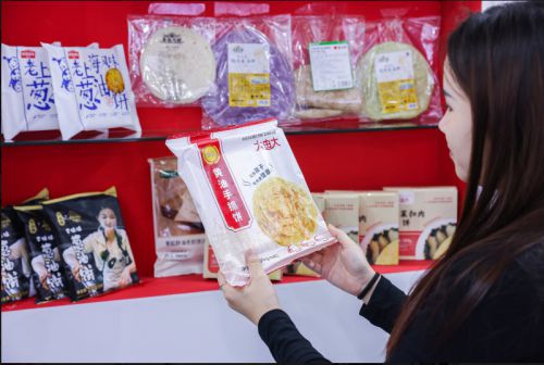 方田猪饲料隶属于哪个知名集团？其产品特点和技术优势有哪些？