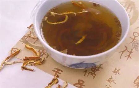 陈皮菊花枸杞泡水，你知道它对眼睛有什么好处吗