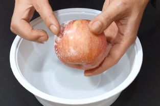 苹果上的农药残留，怎么破？