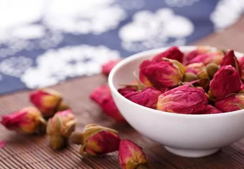 碳酸饮料加花瓶，花梗久不败