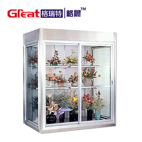 白色花卉柜子，以花卉为主题