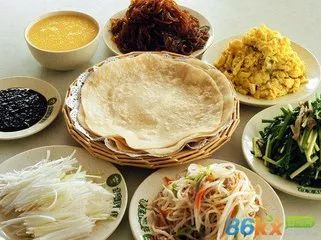 立春吃传统食物，春卷是必备