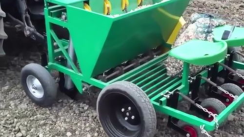 机械化播种，效率geng高