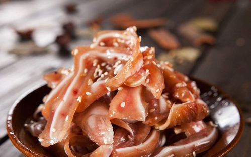 鹅肠菜适口性佳，牛羊喜食