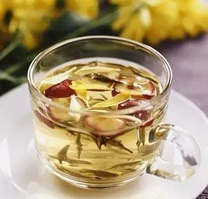 老茶树根煮水，长期饮用竟有神奇功效