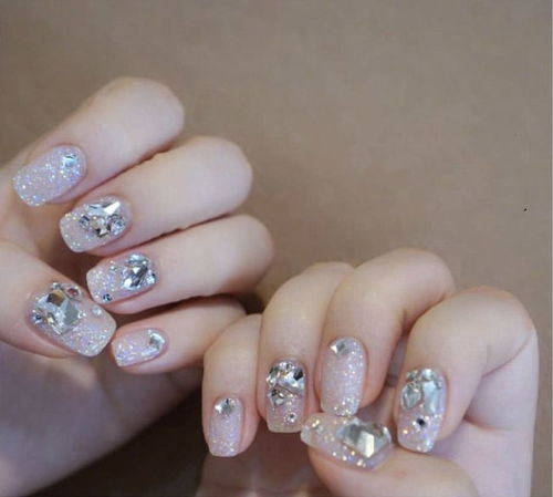 保养金万维黑白美甲， 持久美观