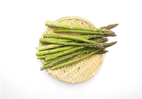 芦笋种植需在秋季播种，采用穴播法