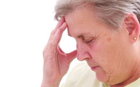 玉兰黑斑病的症状描述