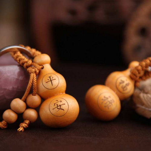 葫芦在风水学中寓意吉祥，具有化解煞气、招财进宝的象征意义