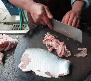 火鸭和番鸭是两种不同的家禽，它们在品种、生长环境和营养价值上有所区别