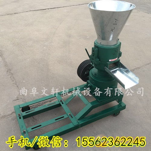 小型鸡饲料加工设备中，浮萍在水产养殖中具体有哪些作用？