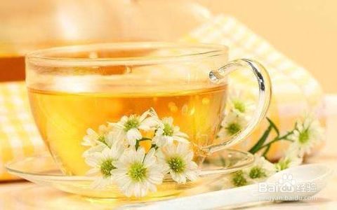菊花冰糖泡水喝，能缓解哪些眼部疲劳症状