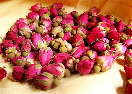 玫瑰花可以和绿茶一起泡吗？听听老中医怎么说