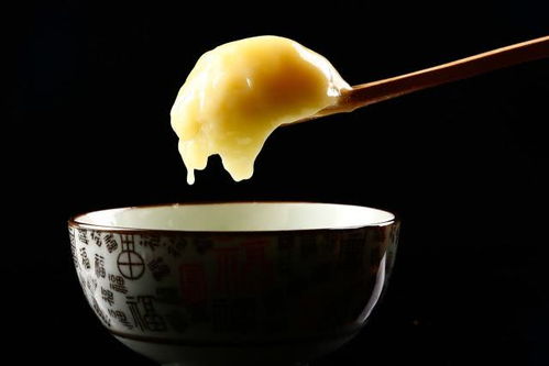 女人吃蜂王浆可能引发过敏、月经不调等副作用