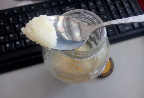 蜂蜜水富含多种营养成分，长期饮用可增强免疫力