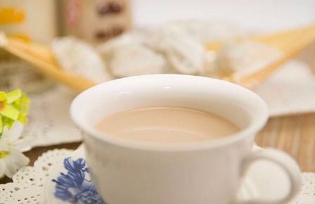 红枣酸奶是一种以红枣为主要原料，加入乳酸菌发酵而成的饮品