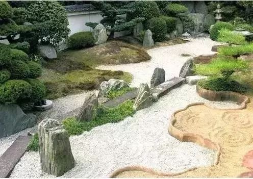 庭院山水景观设计：植物配置的魔法指南