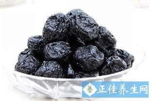 乌梅泡水，酸甜滋补