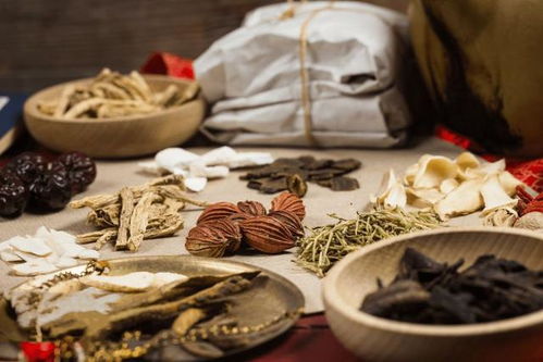 现代中药研究与实践2013年第27卷第4期ChinMedJResPrac,2013July.Vol.27NO.4—3—·药材生产·丹参种植过程中应注意的问题12解淑琴,蒋传中(1.陕西省商洛市食品药品检验所,陕西商洛726000;2.陕西天