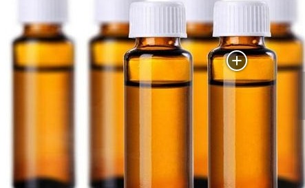 杨树花口服液成分中含有哪些物质会导致其出现沉淀现象？