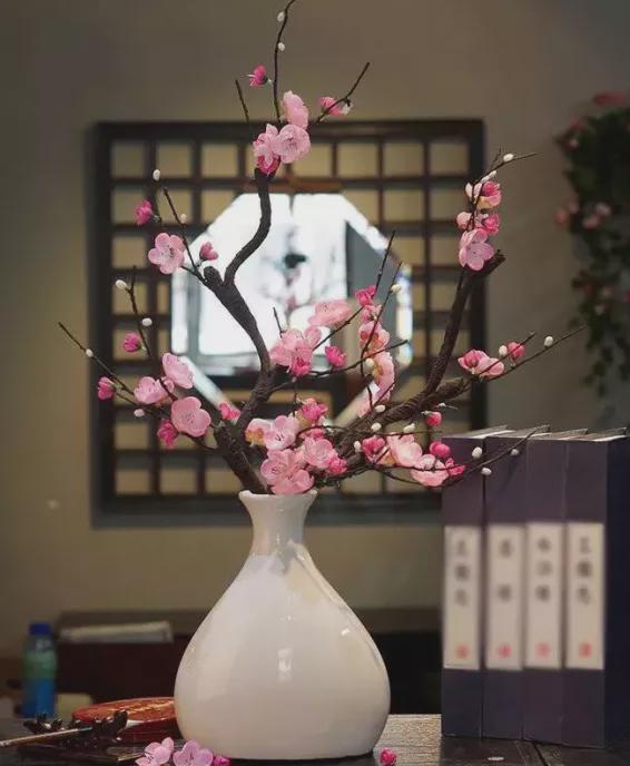 干枝梅花插水里如何让枯枝绽放